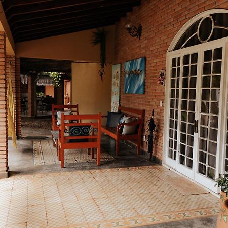Hotel Pousada Chale Das Flores Сертанзинью Экстерьер фото