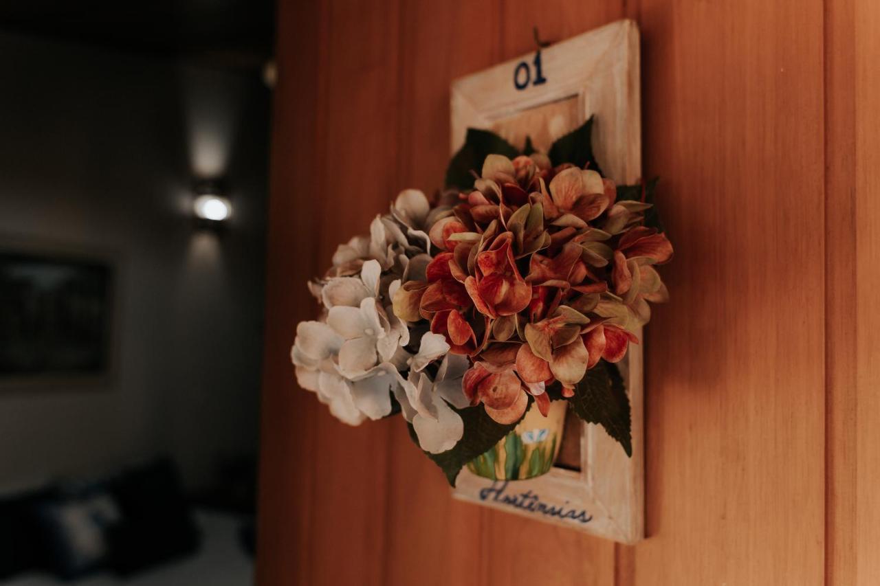 Hotel Pousada Chale Das Flores Сертанзинью Экстерьер фото