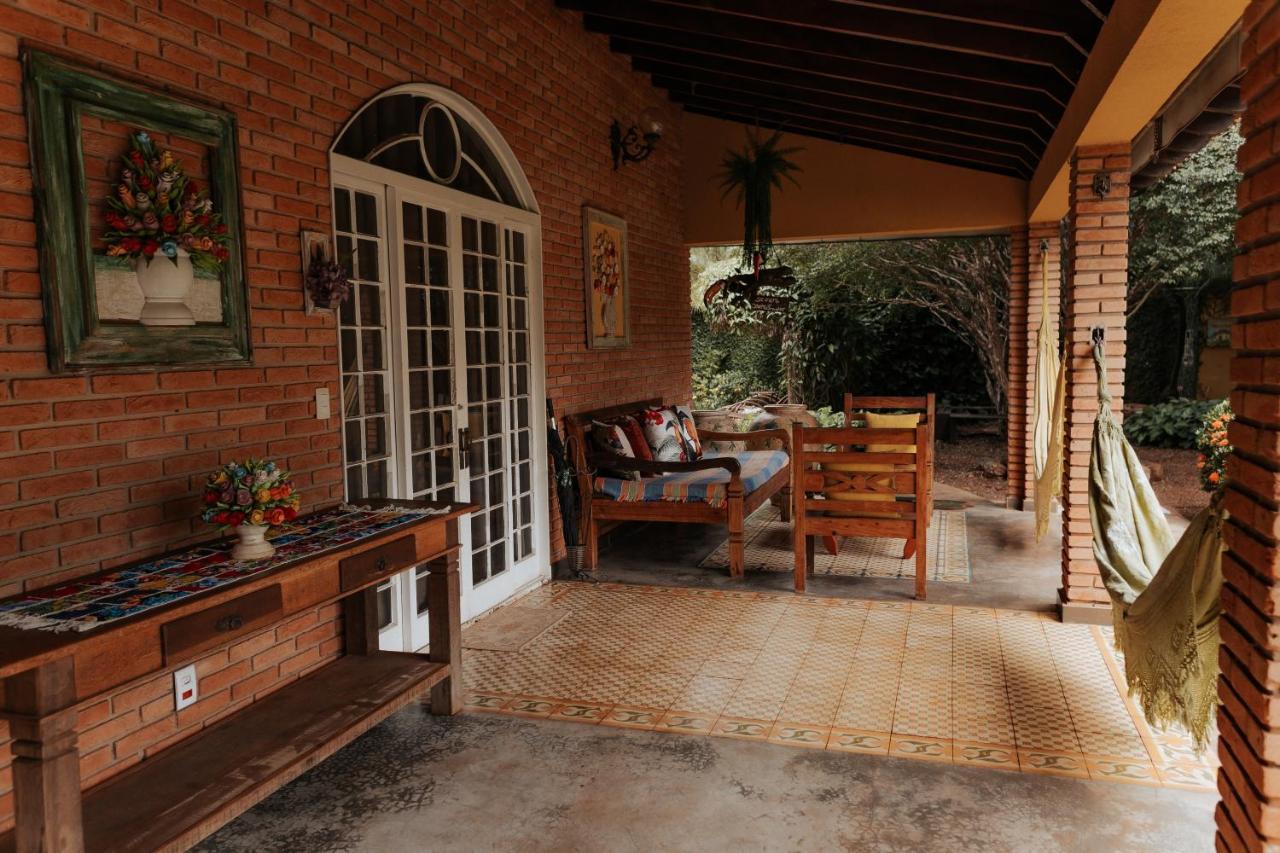 Hotel Pousada Chale Das Flores Сертанзинью Экстерьер фото