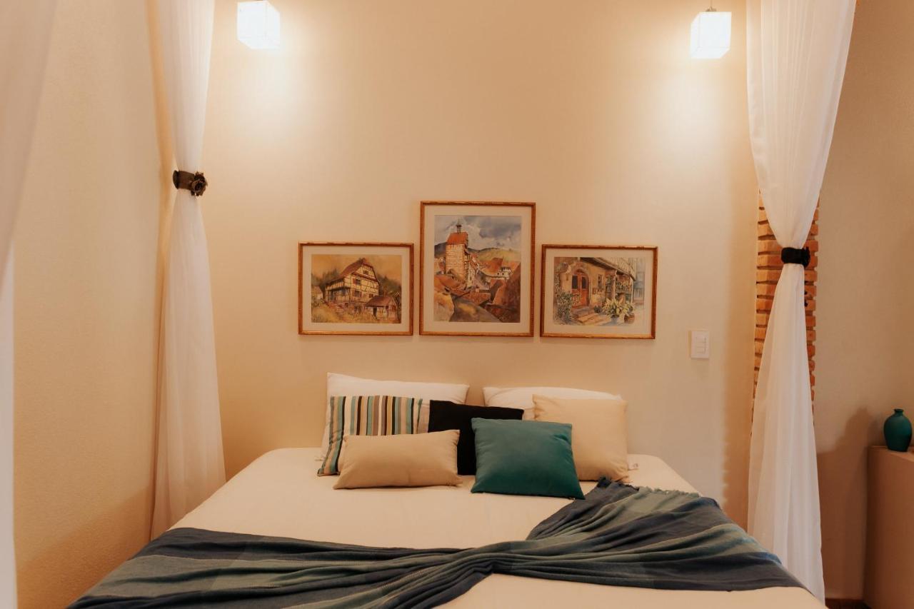 Hotel Pousada Chale Das Flores Сертанзинью Экстерьер фото