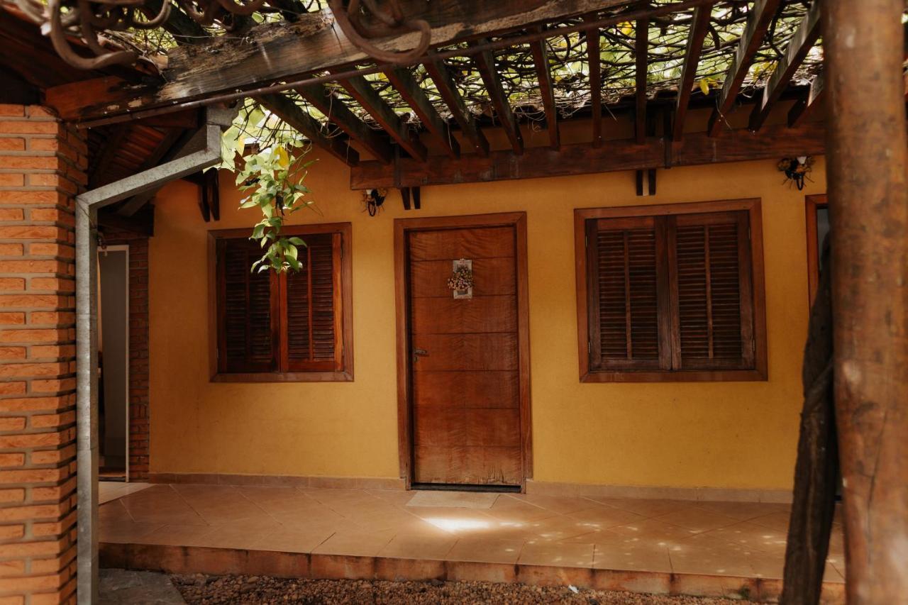Hotel Pousada Chale Das Flores Сертанзинью Экстерьер фото