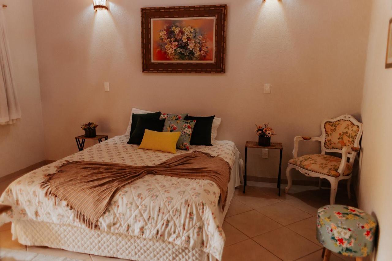 Hotel Pousada Chale Das Flores Сертанзинью Экстерьер фото
