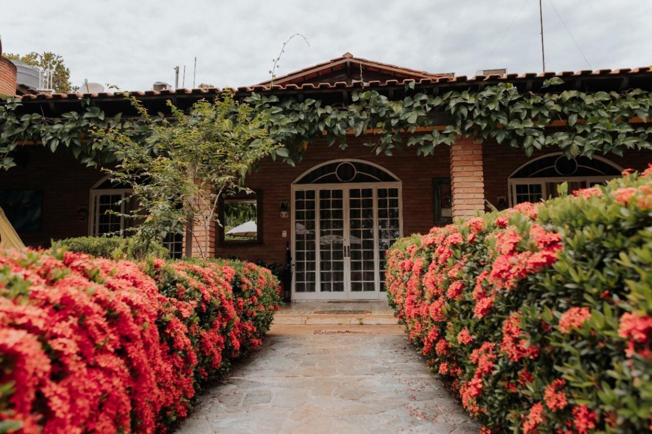 Hotel Pousada Chale Das Flores Сертанзинью Экстерьер фото