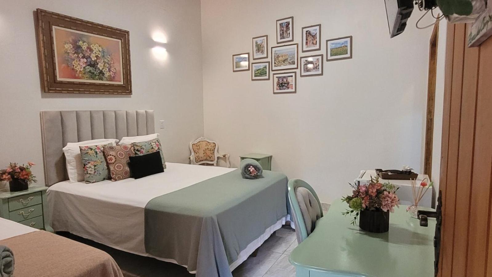 Hotel Pousada Chale Das Flores Сертанзинью Экстерьер фото