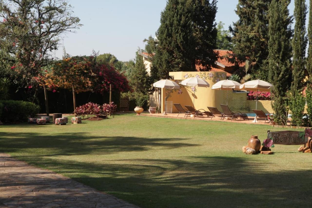 Hotel Pousada Chale Das Flores Сертанзинью Экстерьер фото