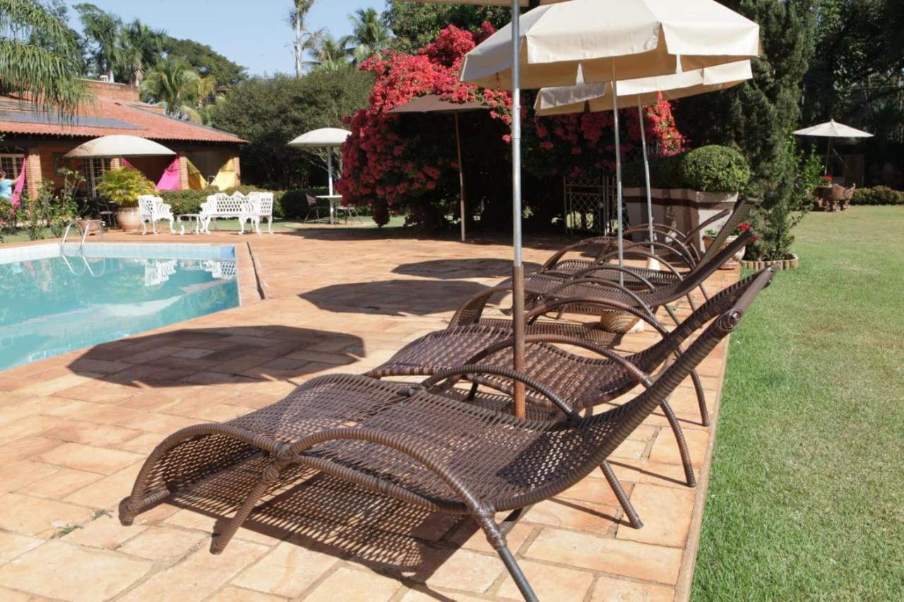 Hotel Pousada Chale Das Flores Сертанзинью Экстерьер фото