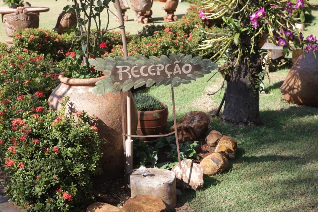 Hotel Pousada Chale Das Flores Сертанзинью Экстерьер фото