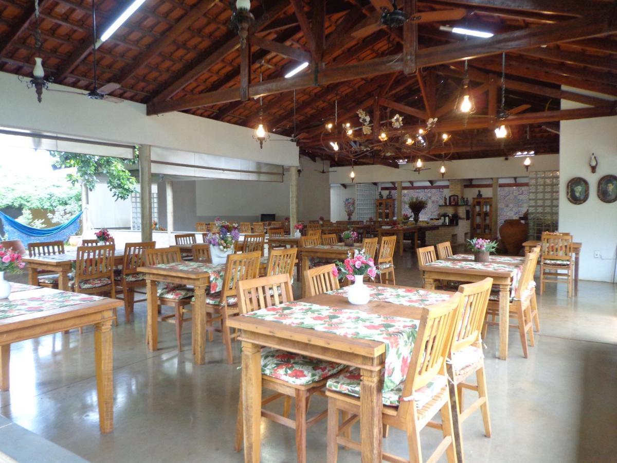 Hotel Pousada Chale Das Flores Сертанзинью Экстерьер фото